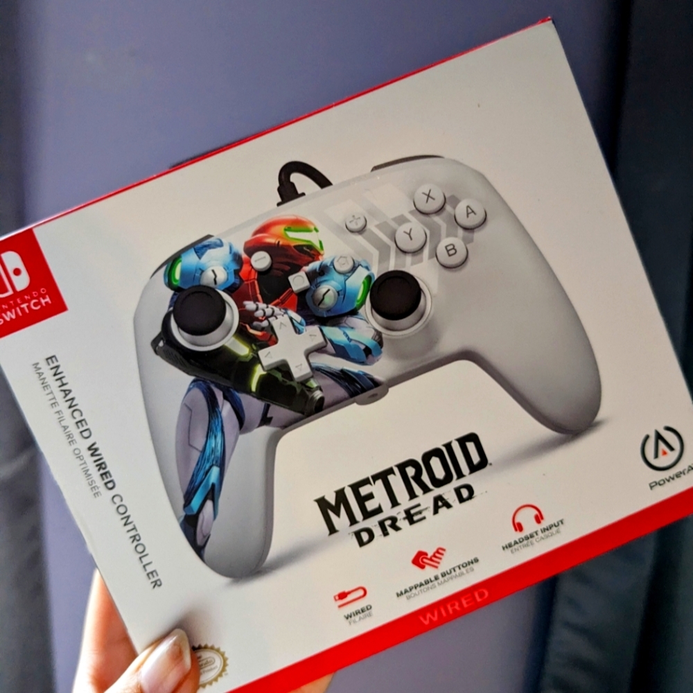 Nintendo  Nintendo Switch Enhanced Wired Controller Metroid Dread Edition